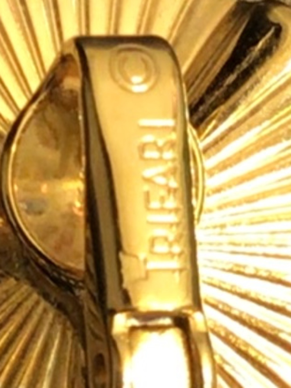 Vintage Trifari Gold Toned Wavy Circle Fan Clip On Earrings Retro Runway Style - Picture 8 of 10